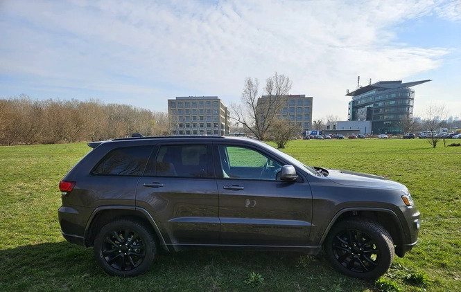 Jeep Grand Cherokee cena 134000 przebieg: 32700, rok produkcji 2020 z Warszawa małe 56